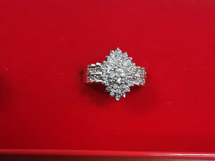 Women's Ring - Yellow Gold 10k (.417) 4.3 grams Size 7.5