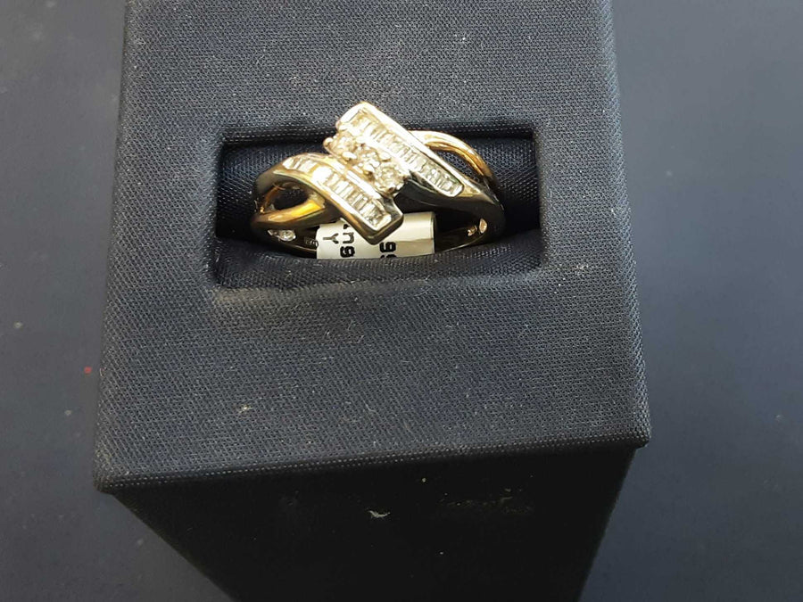 Women's Ring - Yellow Gold 10k (.417) 3.1 grams Size 7