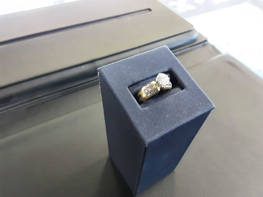 Women's Ring - Yellow Gold 18k (.750) 6.7 grams Size 6