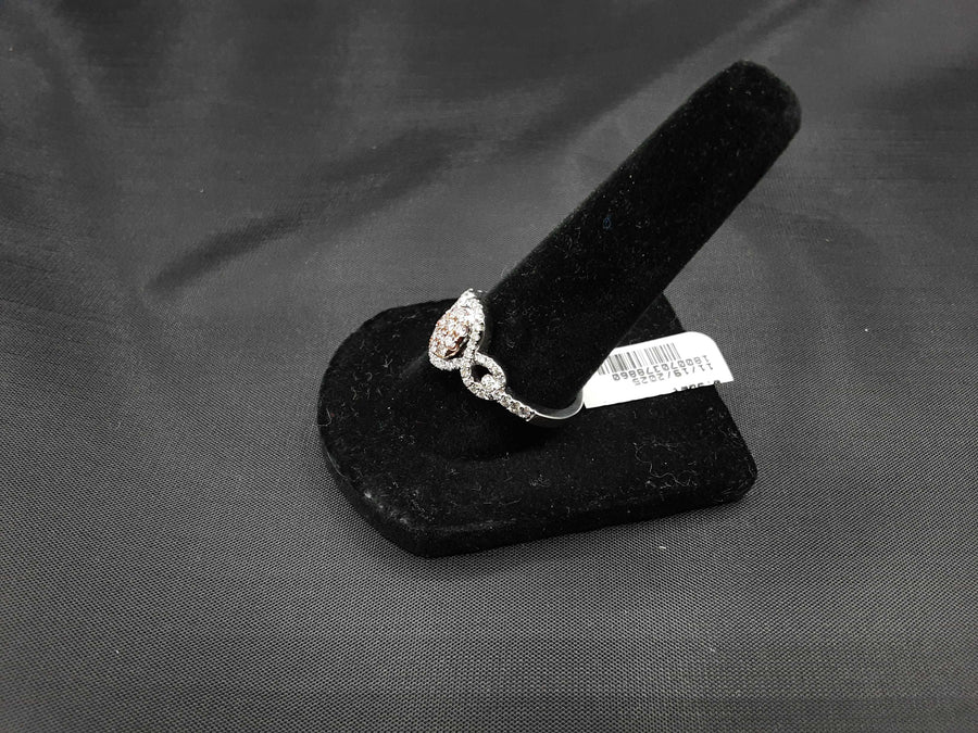 Women's Ring - White Gold 14k (.585) 4.2 grams Size 8