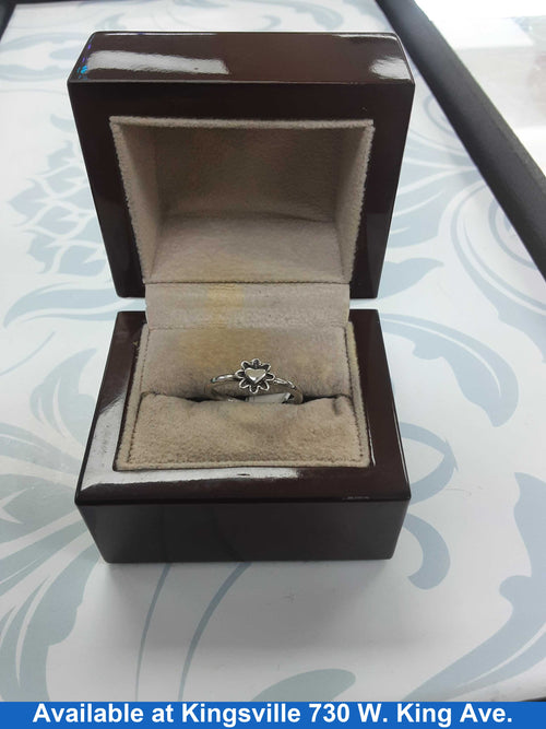 Women's Ring - Silver 1.6 grams Size 7