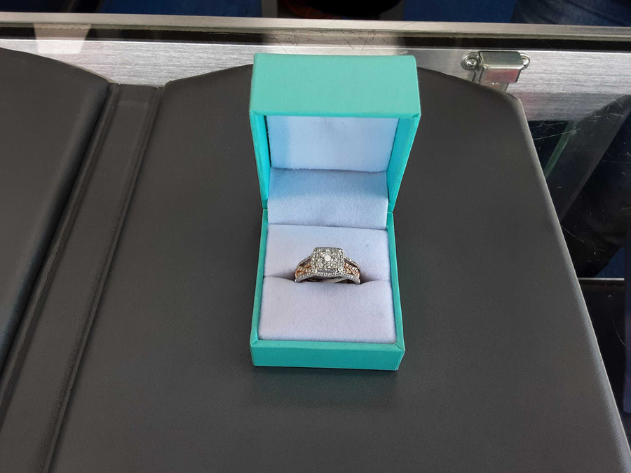 Women's Ring - White Gold 14k (.585) 5 grams Size 10.5