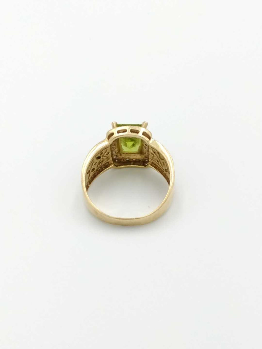 Women's Ring - Yellow Gold 10k (.417) 5.8 grams Size 8.5