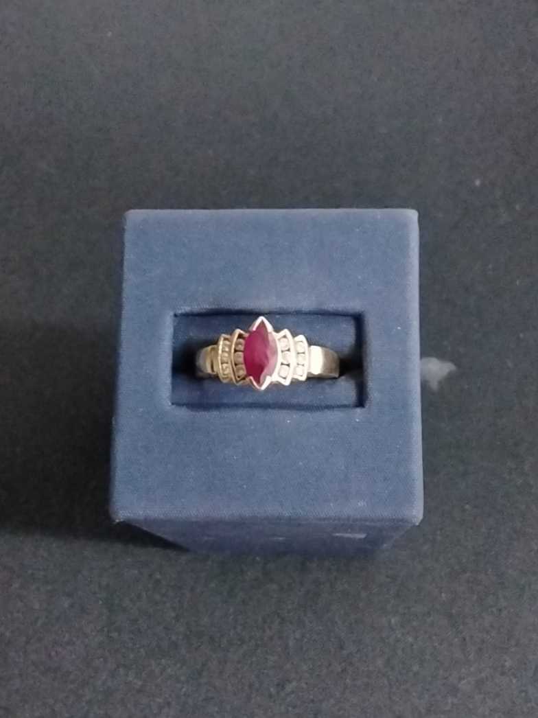 Women's Ring - Yellow Gold 14k (.585) 3.9 grams Size 20