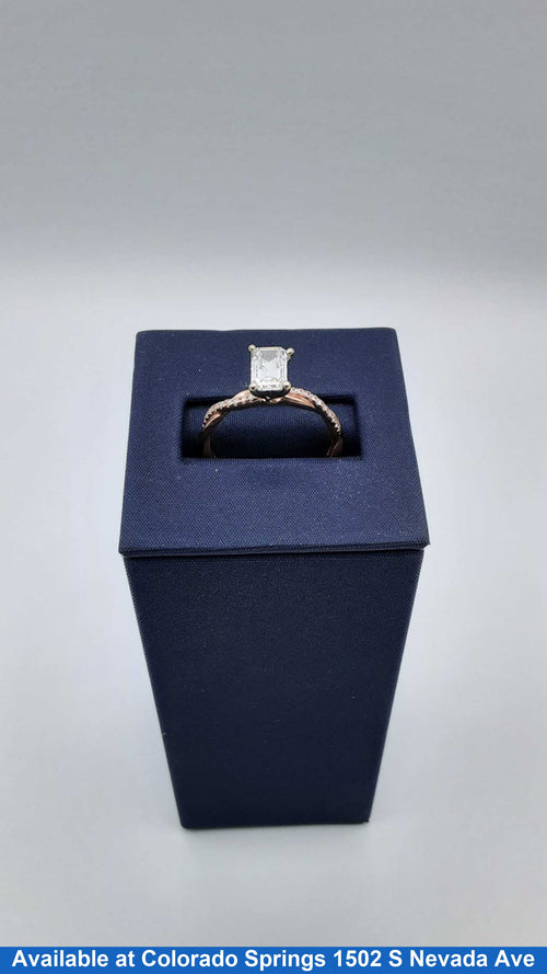 Women's Ring - Yellow Gold 14k (.585) 2.7 grams Size 7.5