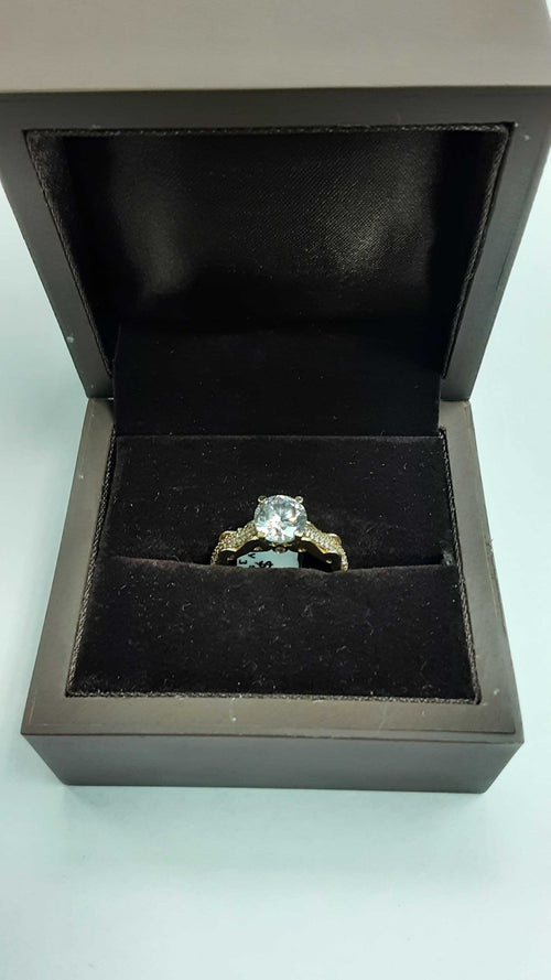 Women's Ring - Solitaire - Yellow Gold 10k (.417) 3 grams Size 8