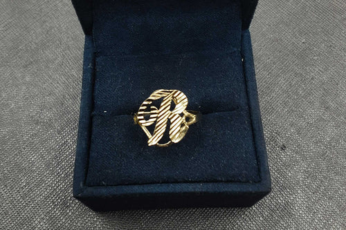 Women's Ring - Yellow Gold 10k (.417) 1.5 grams Size 6.5