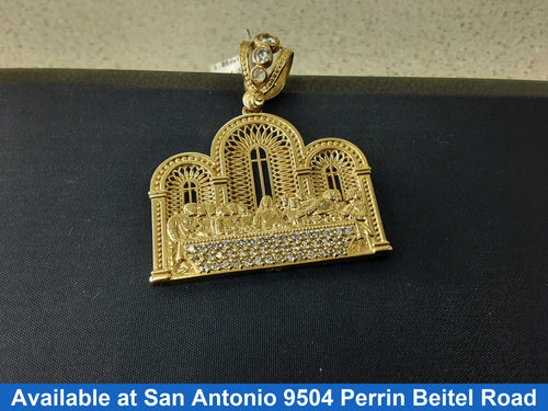 Religious Pendant - Yellow Gold 10k (.417) 7.9 grams