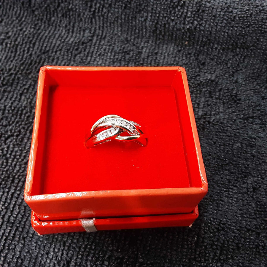 Women's Ring - Yellow Gold 10k (.417) 3.4 grams Size 8.5