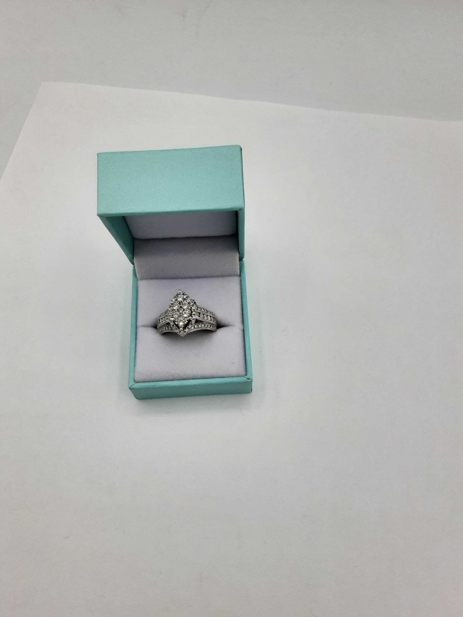Women's Ring - White Gold 10k (.417) 6.6 grams Size 9.5
