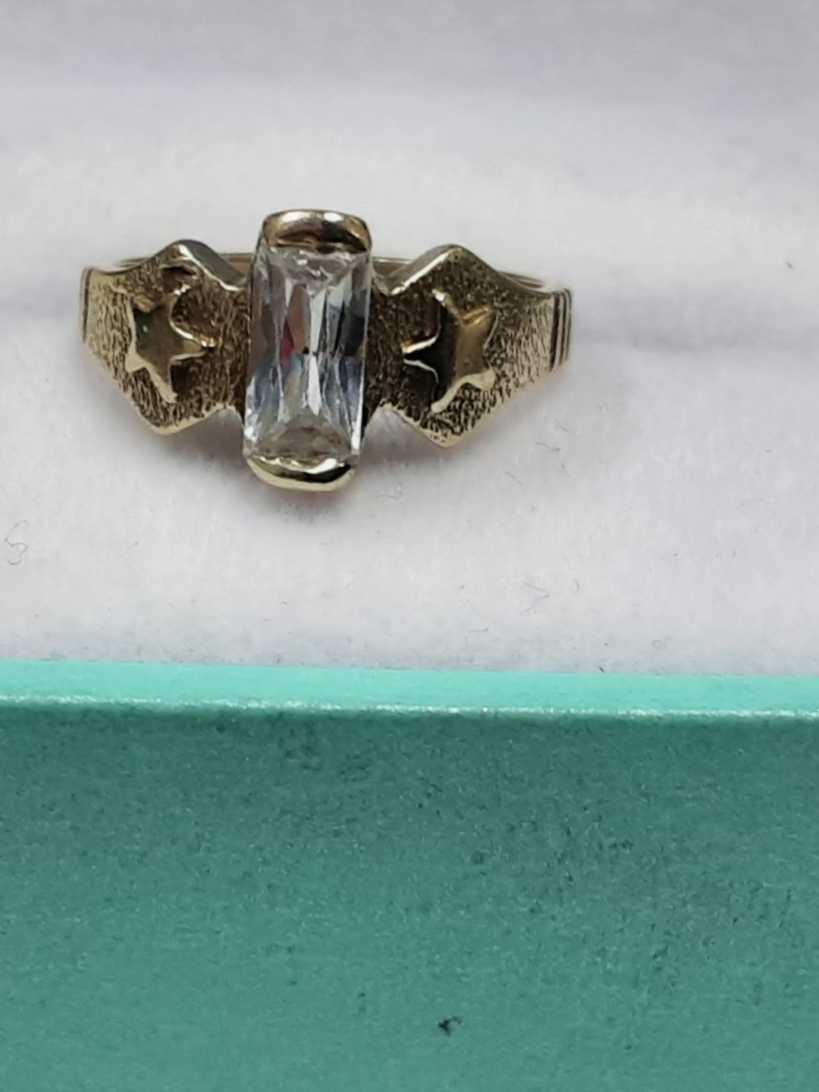 Women's Ring - Solitaire - Yellow Gold 10k (.417) 1.5 grams Size 1.5