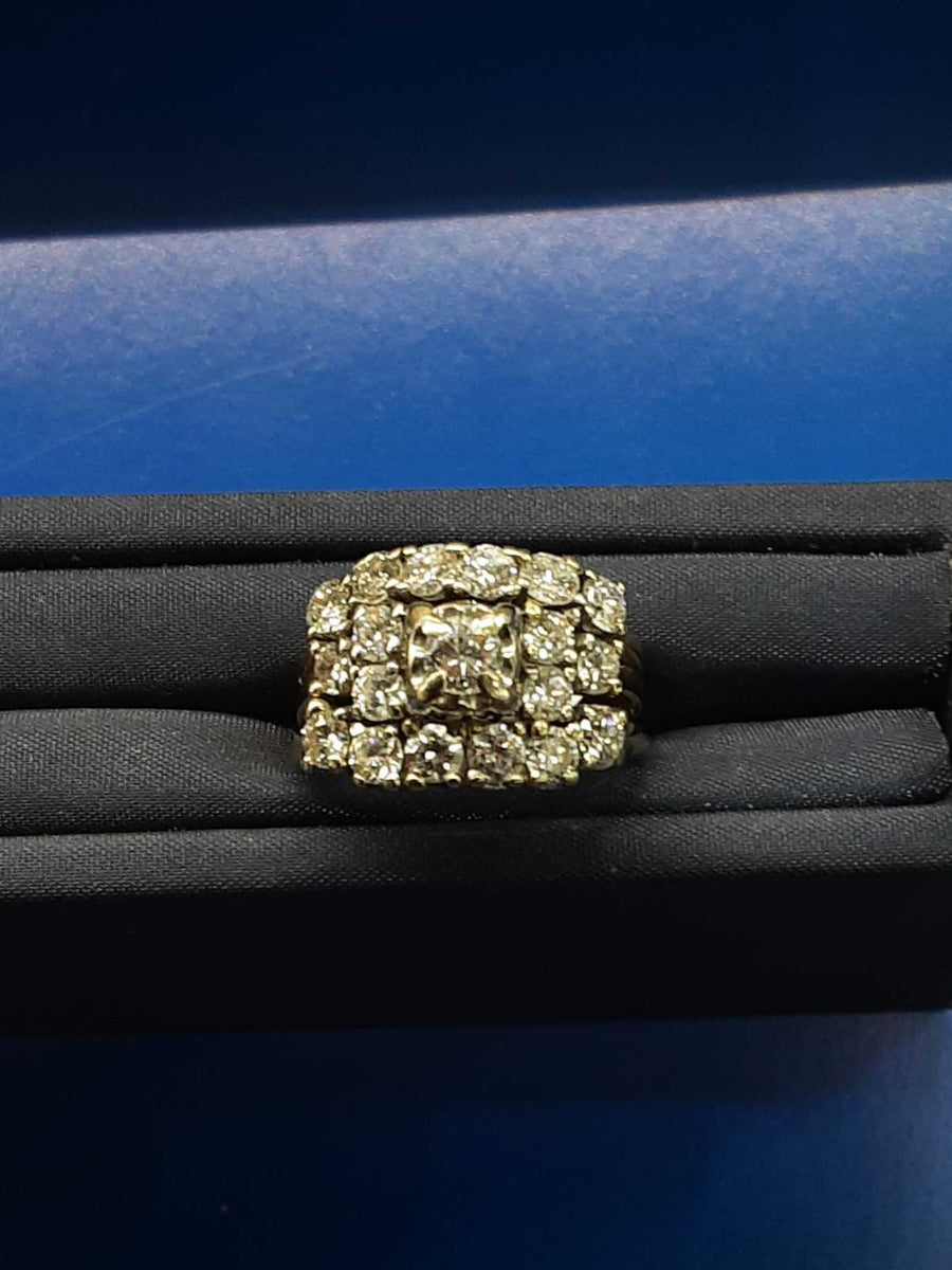Women's Ring - Yellow Gold 14k (.585) 8.1 grams Size 7