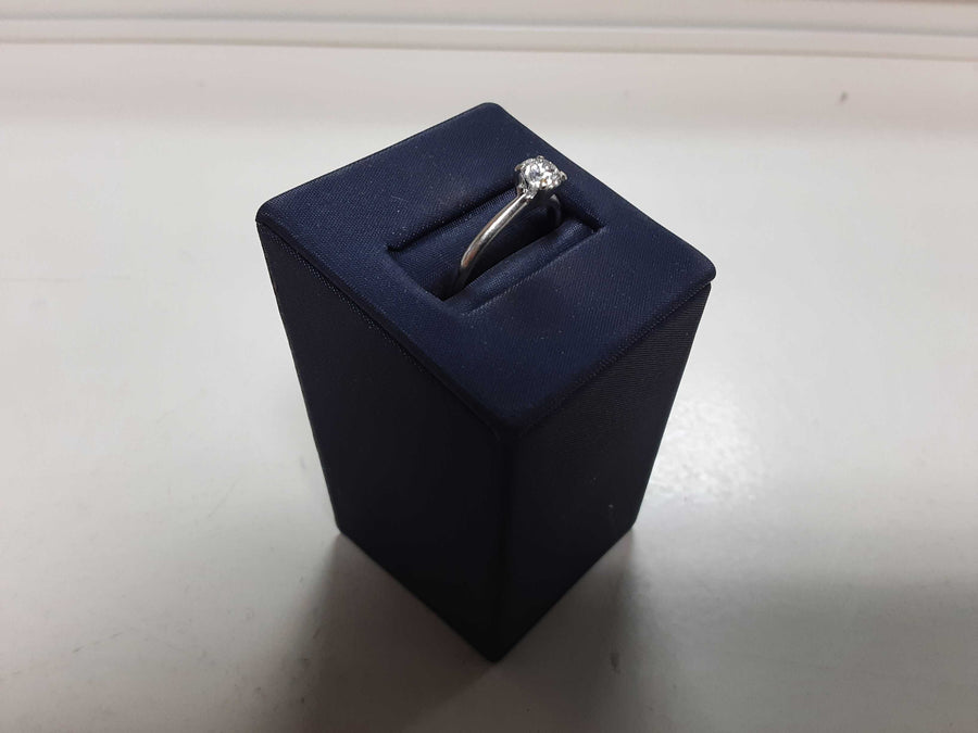 Women's Ring - Solitaire - White Gold 10k (.417) 1.9 grams Size 20