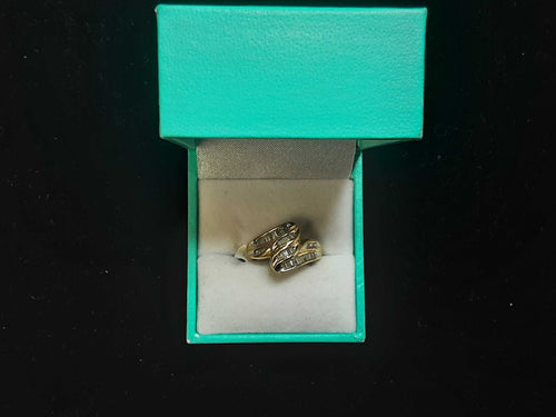 Women's Ring - Yellow Gold 14k (.585) 4.3 grams Size 7.5