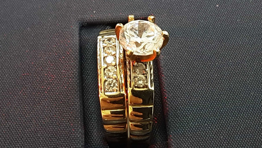 Ring - Wedding Set - Yellow Gold 10k (.417) 3.4 grams Size 8