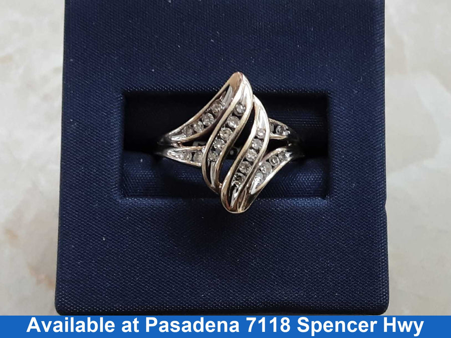 Women's Ring - Yellow Gold 10k (.417) 2.6 grams Size 20