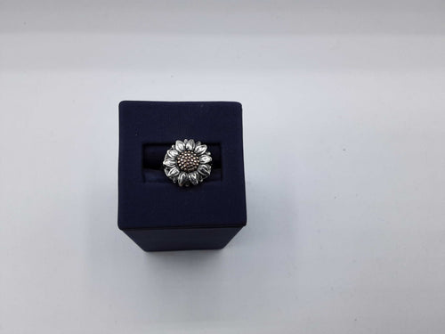 Women's Ring - Silver 5.5 grams Size 7.5