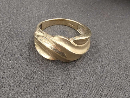 Women's Ring - Yellow Gold 10k (.417) 3.7 Grams Size 7