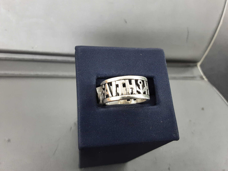 Women's Ring - Silver 5.7 grams Size 6.5