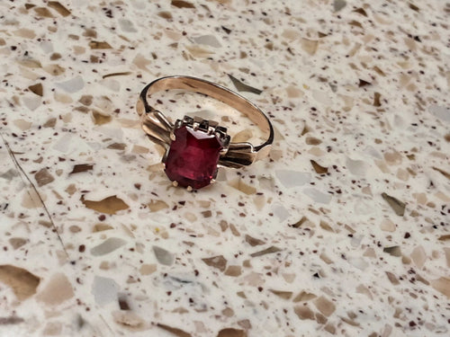 Women's Ring - Yellow Gold 10k (.417) 1.8 grams Size 6.5