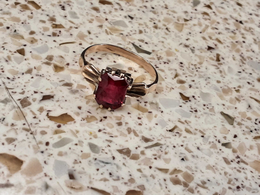 Women's Ring - Yellow Gold 10k (.417) 1.8 grams Size 6.5