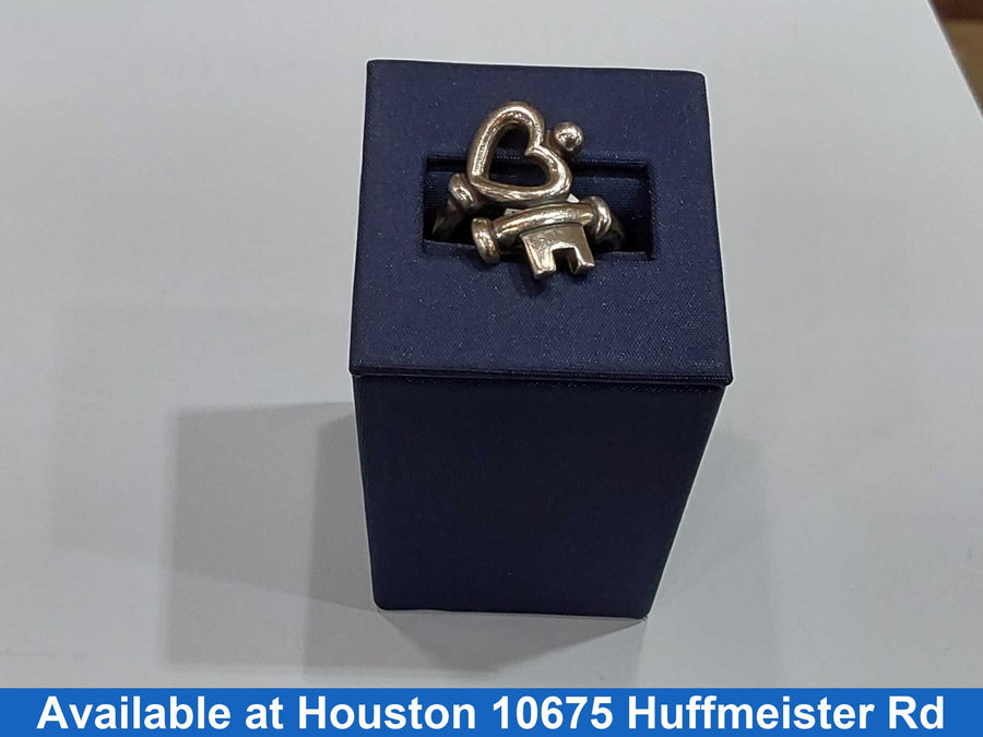 Women's Ring - Silver 7.9 grams Size 9
