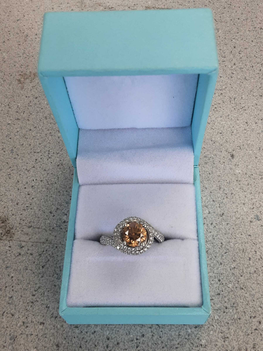 Women's Ring - Platinum 7.8 grams Size 7