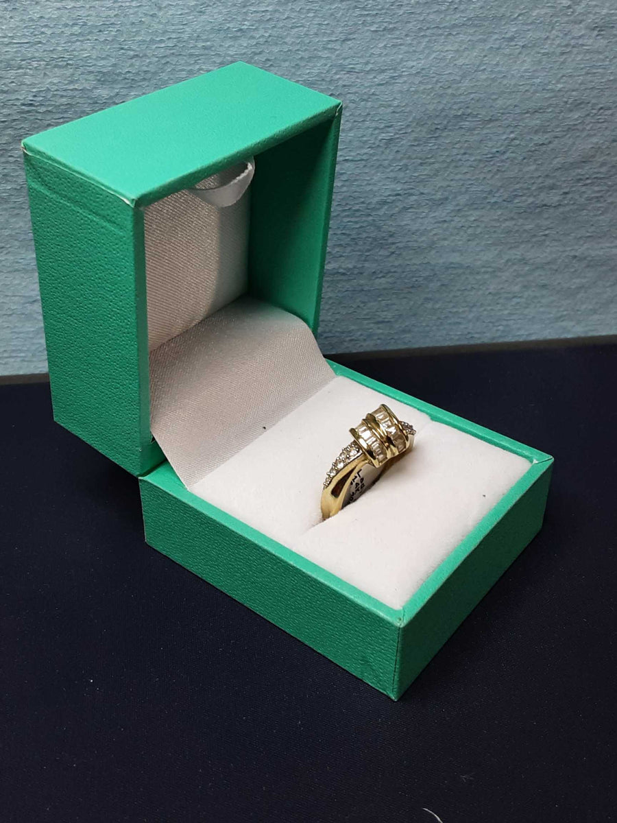 Women's Ring - Yellow Gold 14k (.585) 4.2 grams Size 7.5