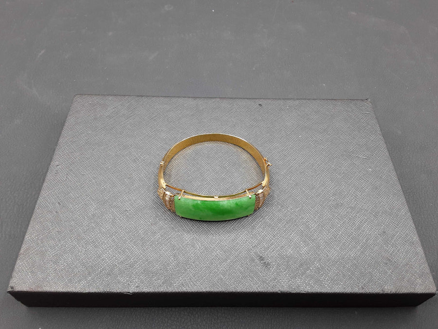 Bangle Bracelet - Yellow Gold 18k (.750) 20.8 grams 8 inch