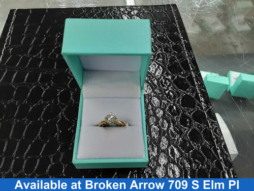Women's Ring - Solitaire - Yellow Gold 18k (.750) 3.1 grams Size 20