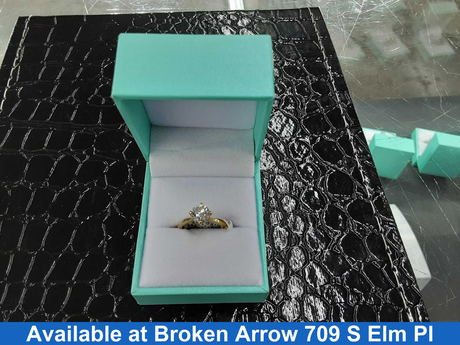 Women's Ring - Solitaire - Yellow Gold 18k (.750) 3.1 grams Size 20