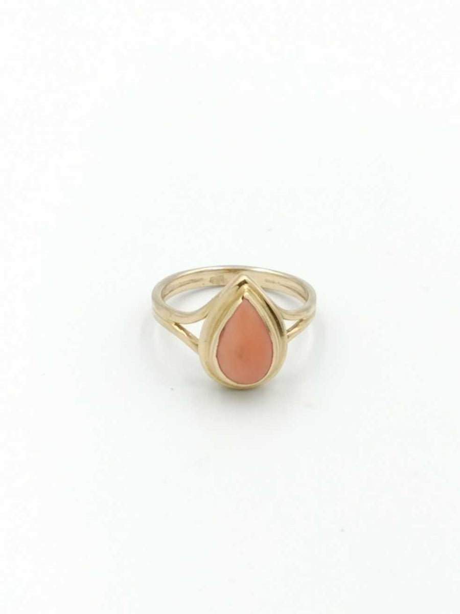 Women's Ring - Yellow Gold 14k (.585) 3.2 grams Size 7.5