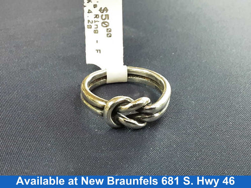 Women's Ring - Silver 4.2 grams Size 7