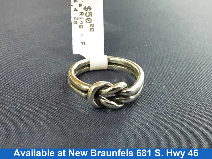 Women's Ring - Silver 4.2 grams Size 7