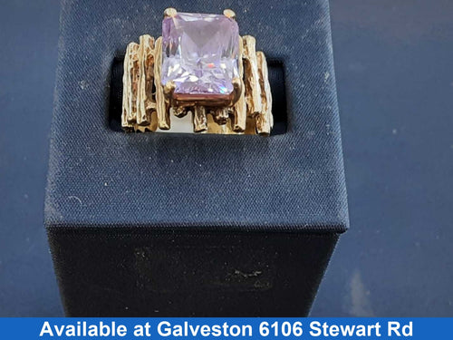 Women's Ring - Yellow Gold 10k (.417) 10.1 grams Size 7