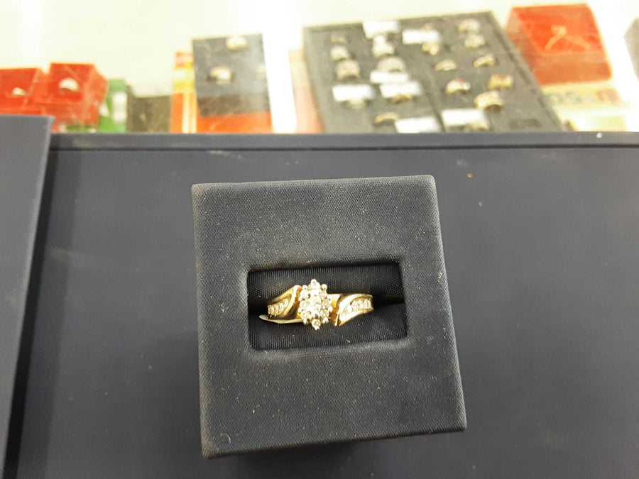 Women's Ring - Yellow Gold 14k (.585) 2 grams Size 7