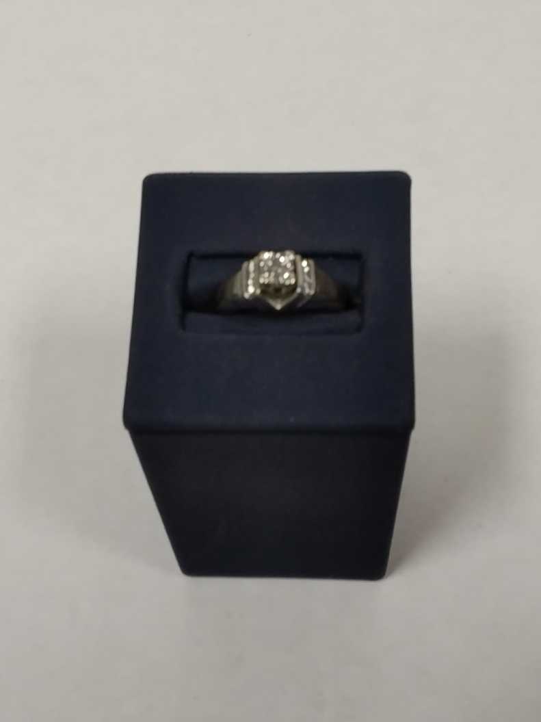 Women's Ring - White Gold 14k (.585) 5.1 grams Size 4