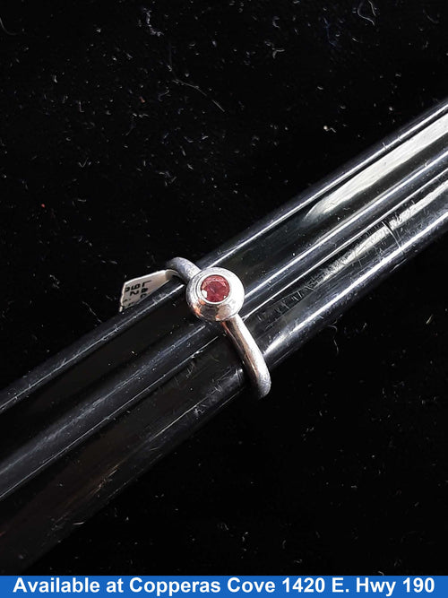 Women's Ring - Silver 3.3 grams Size 7