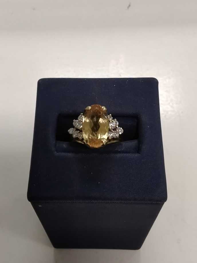 Women's Ring - Yellow Gold 18k (.750) 5.6 grams Size 6