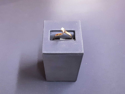 Women's Ring - Solitaire - Yellow Gold 10k (.417) 1.1 grams Size 7