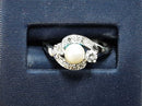 Women's Ring - White Gold 18k (.750) 4.3 grams Size 7.5