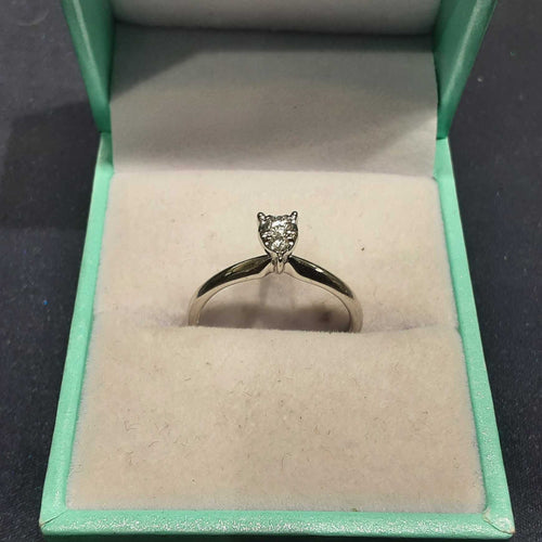 Women's Ring - White Gold 10k (.417) 2.1 grams Size 7