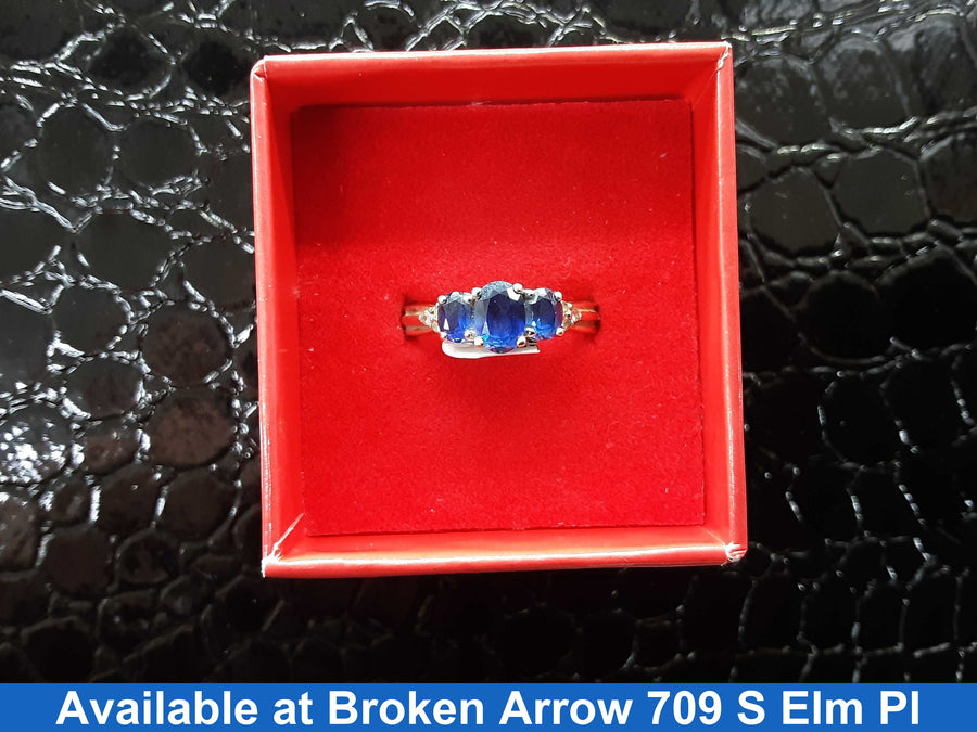 Women's Ring - Yellow Gold 10k (.417) 3.3 grams Size 9