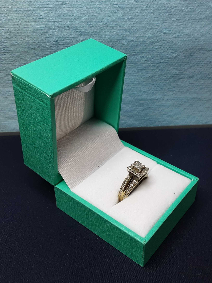 Women's Ring - Yellow Gold 10k (.417) 3 grams Size 5.5