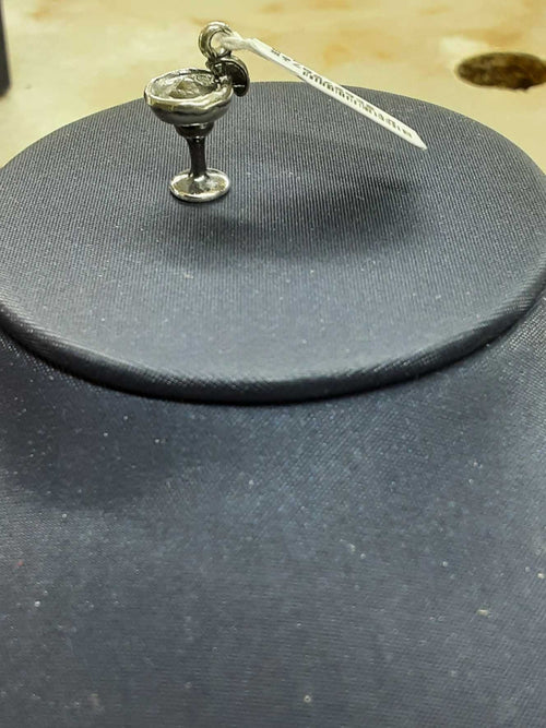 Symbol Pendant - Silver 2.7 grams