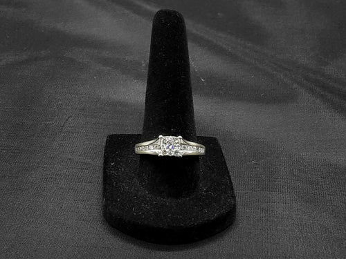 Women's Ring - White Gold 14k (.585) 4.5 grams Size 8