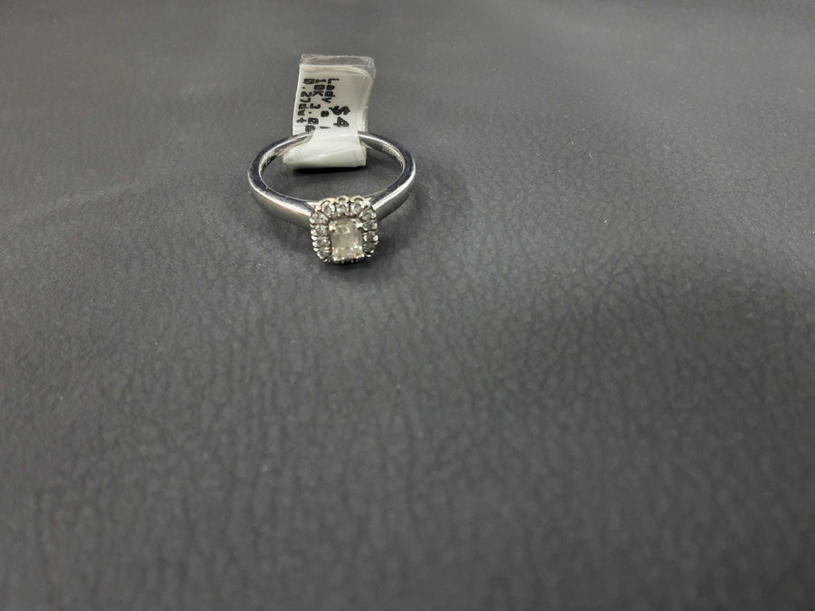 Women's Ring - Solitaire - White Gold 10k (.417) 3 grams Size 8.5