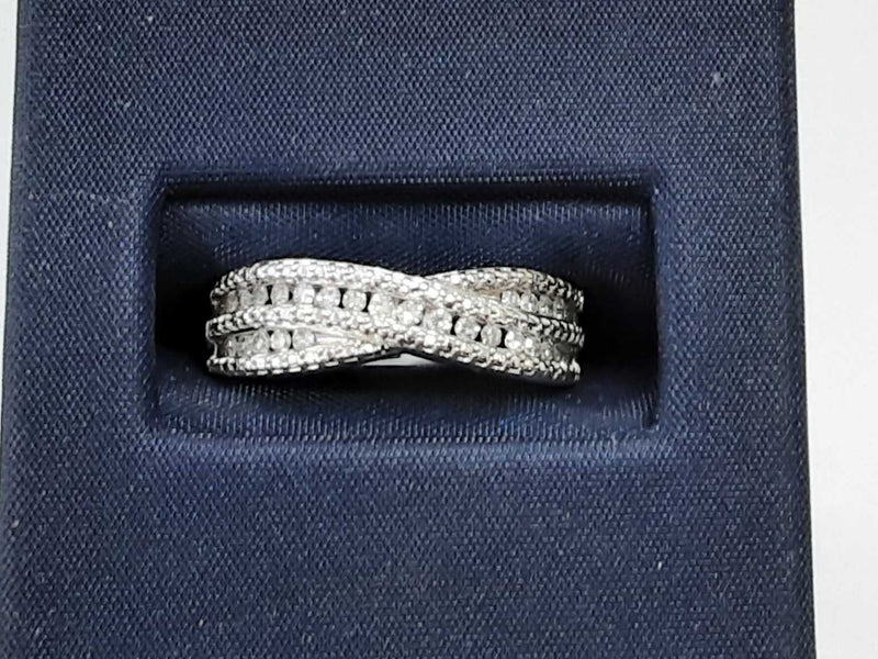 White Gold 10k (.417) 3.3 grams Size 7