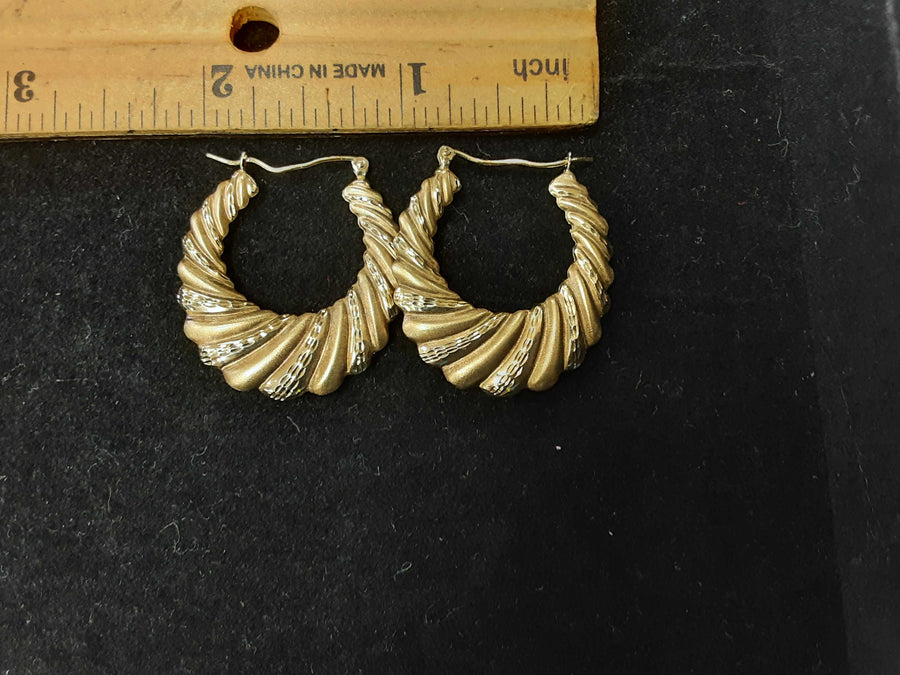 Shrimp Earrings - Yellow Gold 10k (.417) 3.3 grams