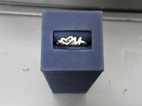 Women's Ring - Silver 2.7 grams Size 9.5